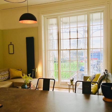 Grade 2 Listed Apartment In Heart Of Χέιστινγκς Εξωτερικό φωτογραφία