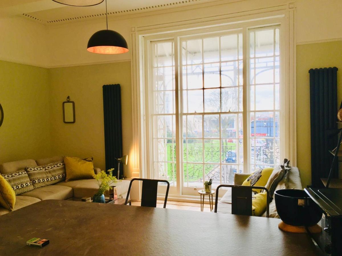Grade 2 Listed Apartment In Heart Of Χέιστινγκς Εξωτερικό φωτογραφία