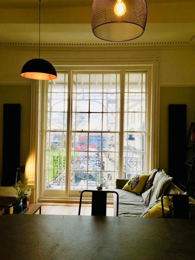 Grade 2 Listed Apartment In Heart Of Χέιστινγκς Εξωτερικό φωτογραφία